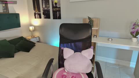 Connie online show from February 2025 08:10:01 PM