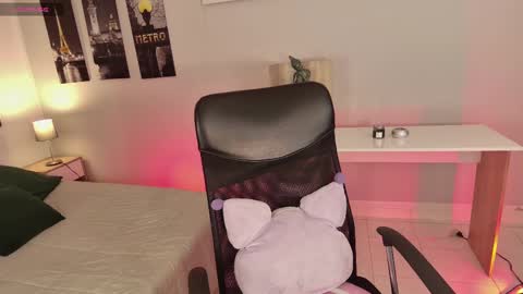 Connie online show from February 2025 05:02:02 PM