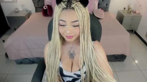 Snapshot of conny_curly chatting on April 2026 09:19:01 PM Conny online show from April 2026 09:19:01 PM