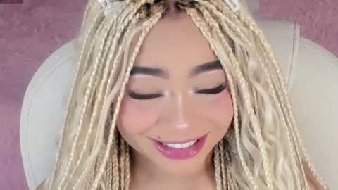 Snapshot of conny_curly chatting on July 2026 01:17:01 PM Conny online show from July 2026 01:17:01 PM