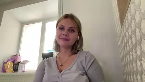 Snapshot of constancecovil chatting on February 2026 11:32:01 AM Viktorina online show from February 2026 11:32:01 AM