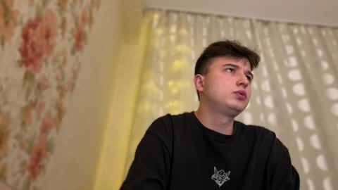 Snapshot of coolskum00 chatting on December 2025 06:02:01 PM Lisa and Alen online show from December 2025 06:02:01 PM