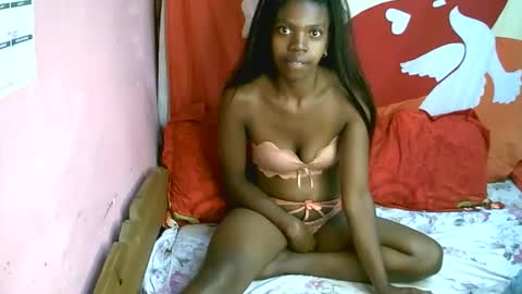 coquine_lara online show from May 2026 06:27:02 PM
