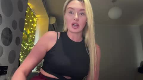 Anny online show from April 2026 03:09:02 PM