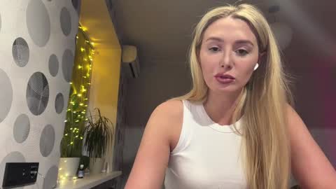 Anny online show from April 2026 03:17:02 PM