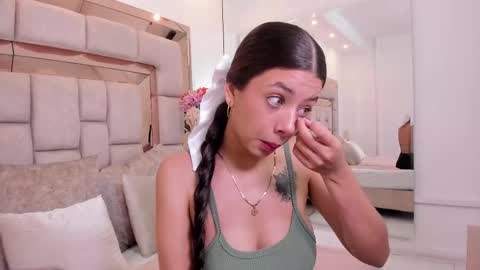 Snapshot of coral_taylorr chatting on October 2025 03:21:02 PM Coral online show from October 2025 03:21:02 PM