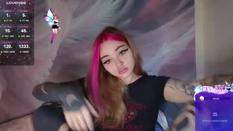 Snapshot of coralie20 chatting on March 2025 09:18:01 AM coralie20 online show from March 2025 09:18:01 AM