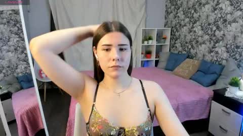 Snapshot of coraline_kitty chatting on April 2026 08:06:01 AM Coraline online show from April 2026 08:06:01 AM