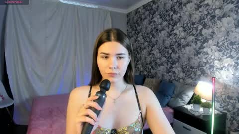 Snapshot of coraline_kitty chatting on May 2026 05:04:01 AM Coraline online show from May 2026 05:04:01 AM