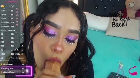 Snapshot of coraline_v chatting on December 2024 12:40:02 PM Coraline connected from 10 pm to 6 am Colombia time online show from December 2024 12:40:02 PM