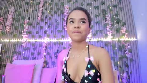 Snapshot of coralineross_ chatting on October 2025 11:03:01 AM coralineross_ online show from October 2025 11:03:01 AM