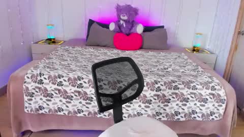 Corin Soto online show from April 2026 06:45:01 PM