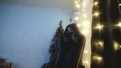 Snapshot of corn_404 chatting on December 2024 11:43:02 AM Nata and Raf online show from December 2024 11:43:02 AM