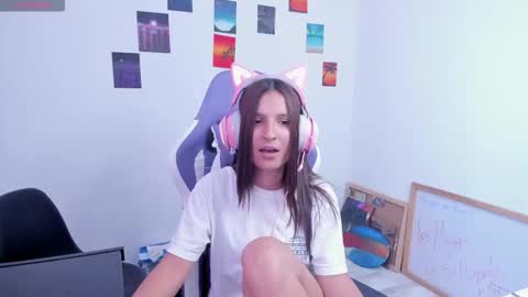 Snapshot of cositarika__ chatting on February 2026 04:22:02 PM Lunita online show from February 2026 04:22:02 PM