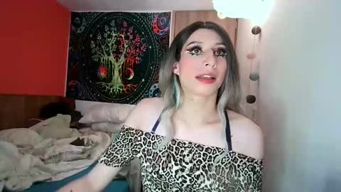 cosmic_crystal online show from December 2024 08:25:02 PM