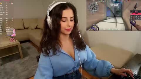 Luna online show from March 2026 05:07:01 PM