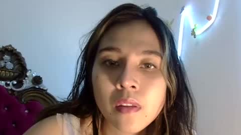 Liz Gwyneth Charlota online show from February 2025 06:51:01 AM