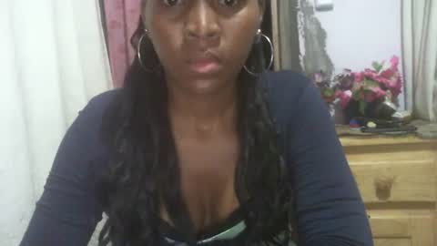 Snapshot of couleur_vanille chatting on January 2025 02:27:01 AM couleur_vanille online show from January 2025 02:27:01 AM