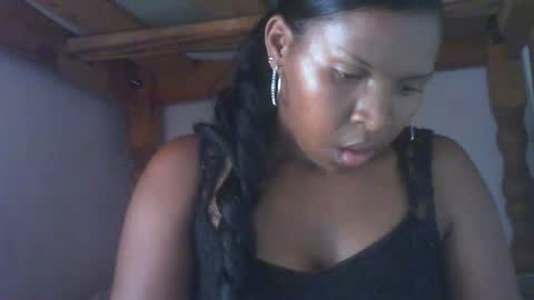 Snapshot of couleur_vanille chatting on February 2025 07:12:02 AM couleur_vanille online show from February 2025 07:12:02 AM