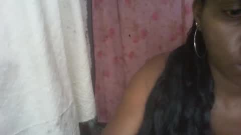 Snapshot of couleur_vanille chatting on February 2025 02:42:02 AM couleur_vanille online show from February 2025 02:42:02 AM