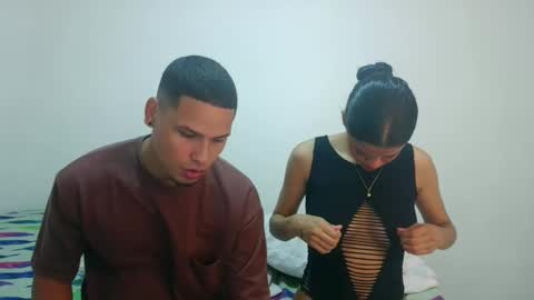 Snapshot of couple777sexy chatting on September 2025 01:45:01 PM Andri online show from September 2025 01:45:01 PM