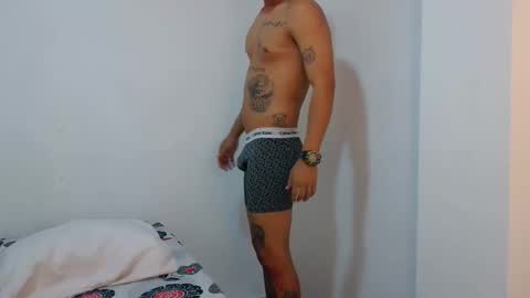 Snapshot of couple777sexy chatting on October 2025 07:01:02 PM Andri online show from October 2025 07:01:02 PM