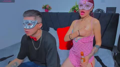 couple_2533 online show from November 2025 10:48:02 AM