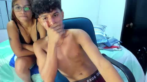 Snapshot of couple_dirty10 chatting on December 2024 01:54:01 AM Hiraly online show from December 2024 01:54:01 AM