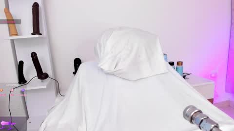 Maria  online show from November 2025 05:26:01 PM