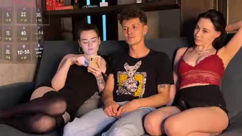 Alex and Mia online show from June 2026 04:00:02 PM