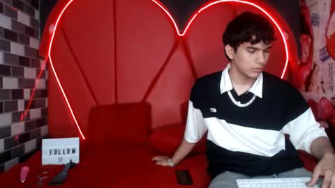 MIA LIZ AND SAM online show from September 2025 08:09:01 PM