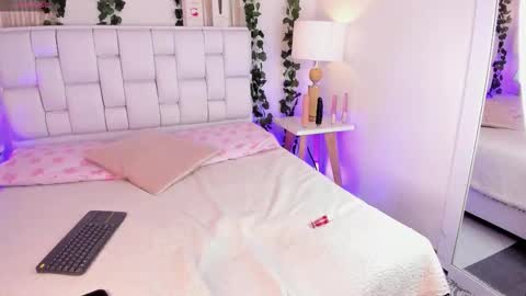 Snapshot of couplecolombia_gh chatting on December 2025 03:45:02 AM lola y juan online show from December 2025 03:45:02 AM