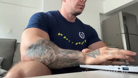 couplemuscle40 online show from October 2025 12:44:02 PM