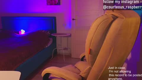 Snapshot of courteous_raspberrrry chatting on January 2025 03:14:02 PM Rose Roys my  online show from January 2025 03:14:02 PM