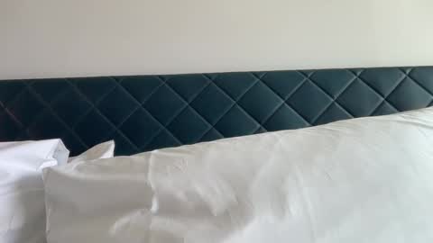 Courtney online show from October 2025 03:03:02 AM