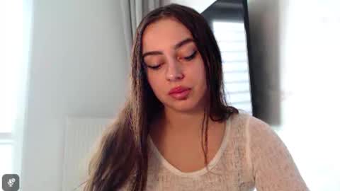 Snapshot of courtney_lux chatting on November 2025 08:24:01 AM Courtney online show from November 2025 08:24:01 AM