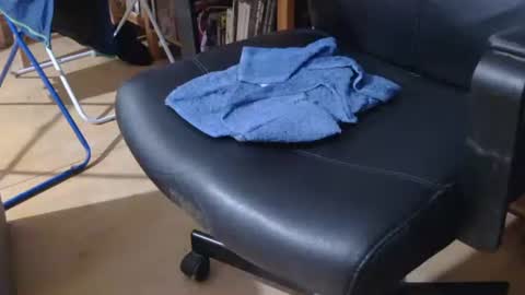 coyote017 online show from April 2026 03:19:02 PM