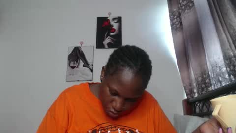 Snapshot of cozy_dion chatting on October 2025 10:49:02 AM Erykah online show from October 2025 10:49:02 AM