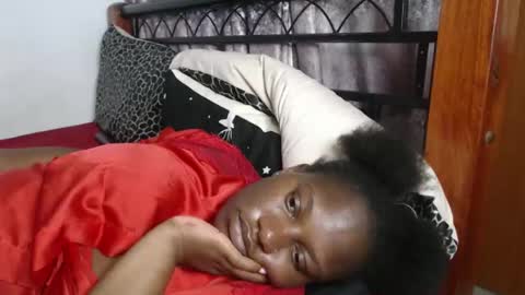 Snapshot of cozy_dion chatting on November 2025 02:50:01 PM Erykah online show from November 2025 02:50:01 PM