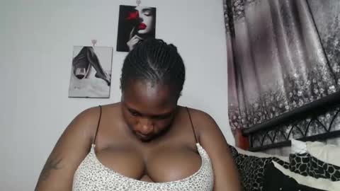 Snapshot of cozy_dion chatting on November 2025 10:24:01 PM Erykah online show from November 2025 10:24:01 PM