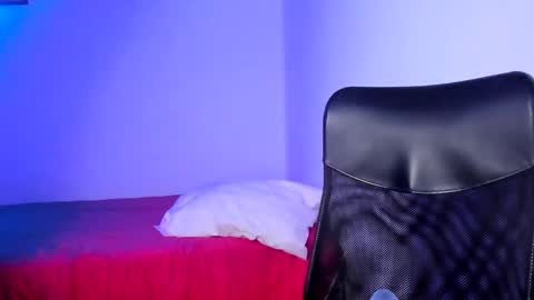 Snapshot of cracker_doll chatting on February 2025 01:20:01 AM cracker online show from February 2025 01:20:01 AM