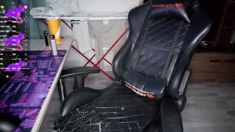 Snapshot of crash_test13 chatting on February 2025 10:00:02 PM crash_test13 online show from February 2025 10:00:02 PM