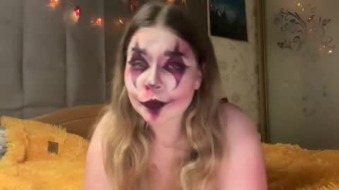 Elise online show from October 2025 09:49:02 PM