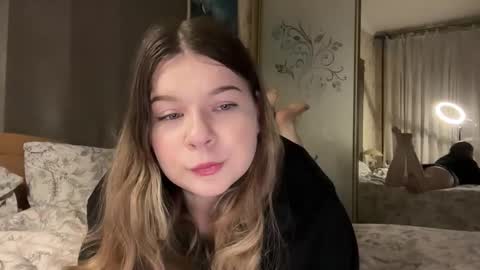 Elise online show from December 2025 02:30:02 AM