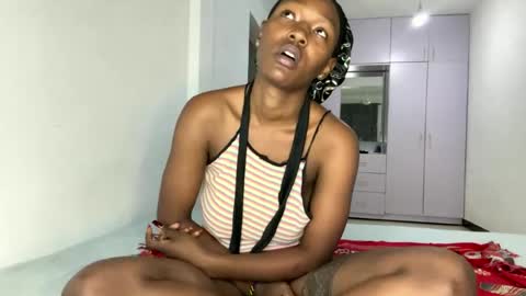 Snapshot of crave_meslowly chatting on August 2026 08:40:02 PM Taliee online show from August 2026 08:40:02 PM