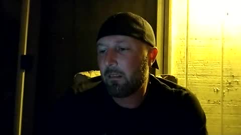Snapshot of cray82 chatting on April 2026 01:12:01 AM cray82 online show from April 2026 01:12:01 AM