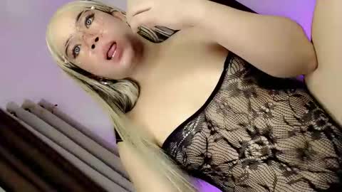 Hot Ayisha online show from February 2026 08:06:01 PM