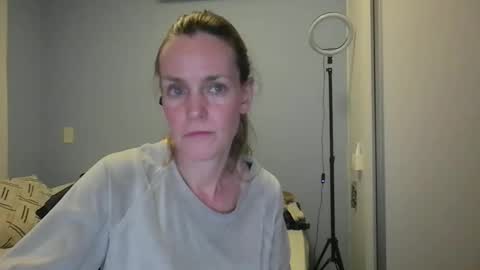 Anny online show from November 2025 12:35:02 AM