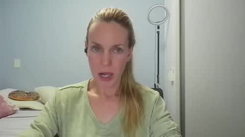 Anny online show from April 2026 12:13:02 AM