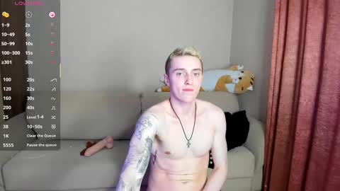 Snapshot of crazybottom99 chatting on March 2025 06:44:02 PM Alex online show from March 2025 06:44:02 PM